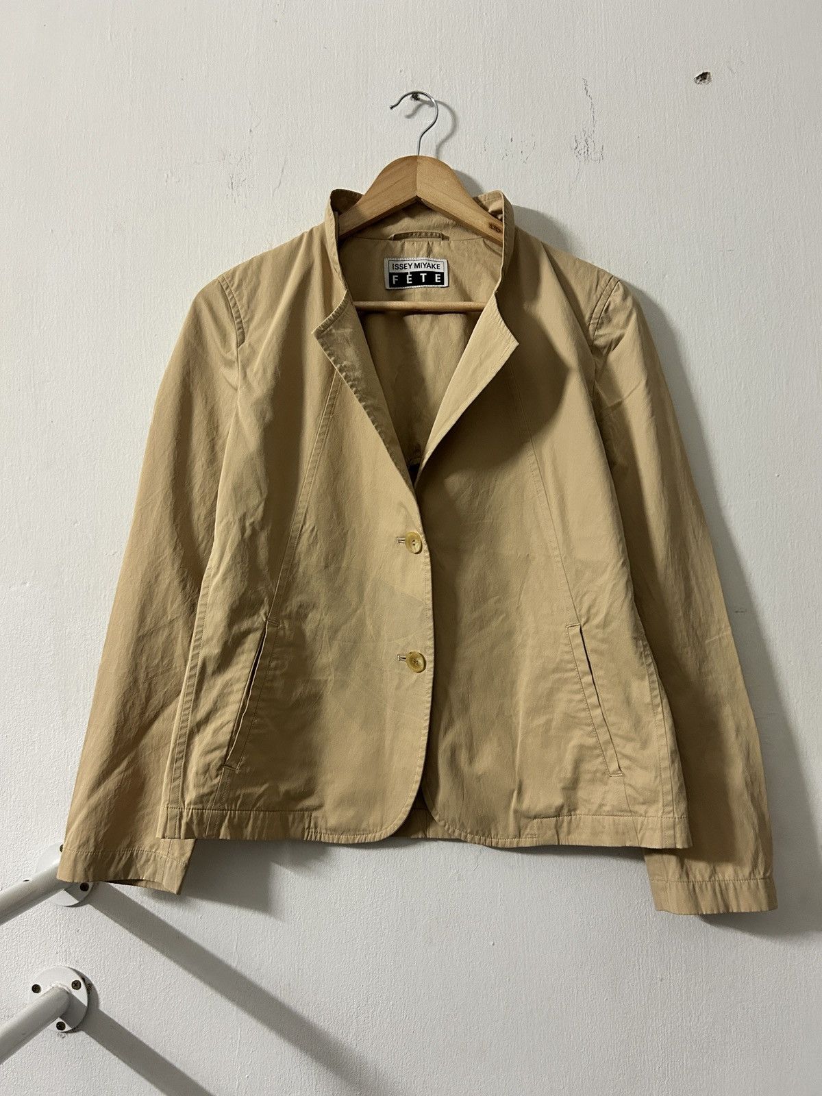 Issey Miyake × Japanese Brand × Vintage Issey Miyake Women Coat Blazer Size S / US 4 / IT 40 - 1 Thumbnail