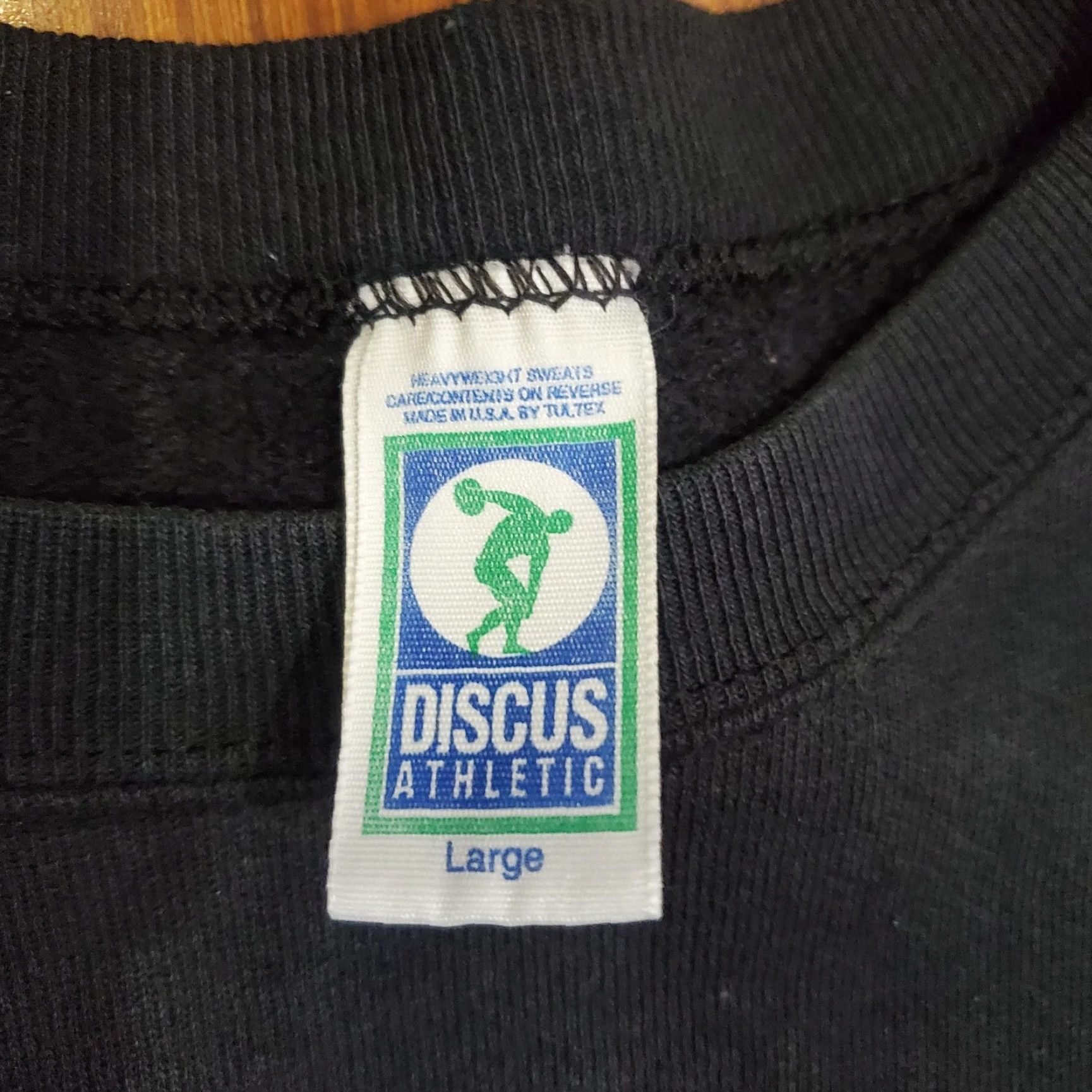 Vintage VINTAGE Discus Athletic Sweatshirt Mens Large Black Heavyweight Crewneck Pullover Sweatshirt USA 90s Mens Size US L / EU 52-54 / 3 - 7 Thumbnail