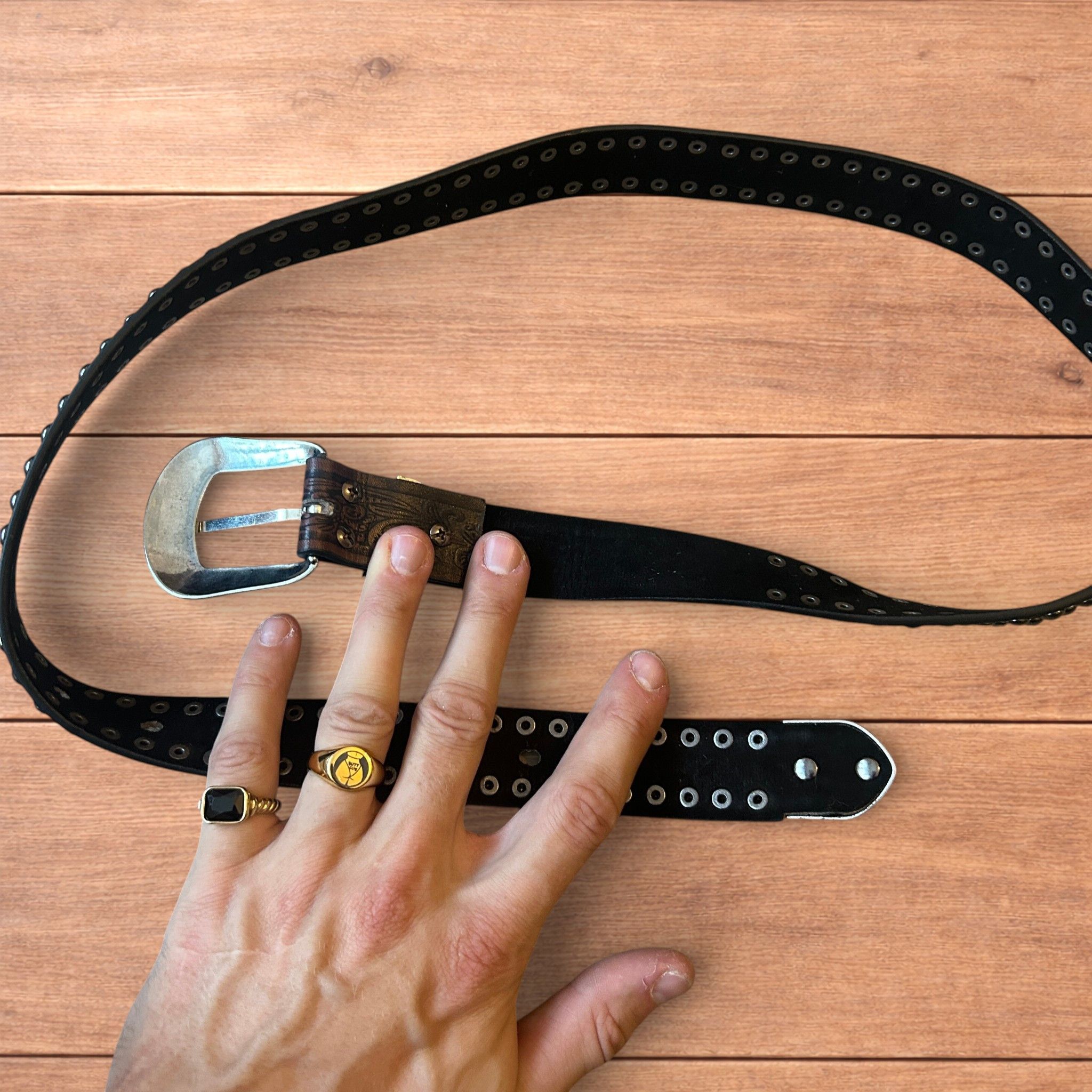 Japanese Brand Faux leather western cowboy belt in brown with silver trim. Size ONE SIZE - 5 Thumbnail