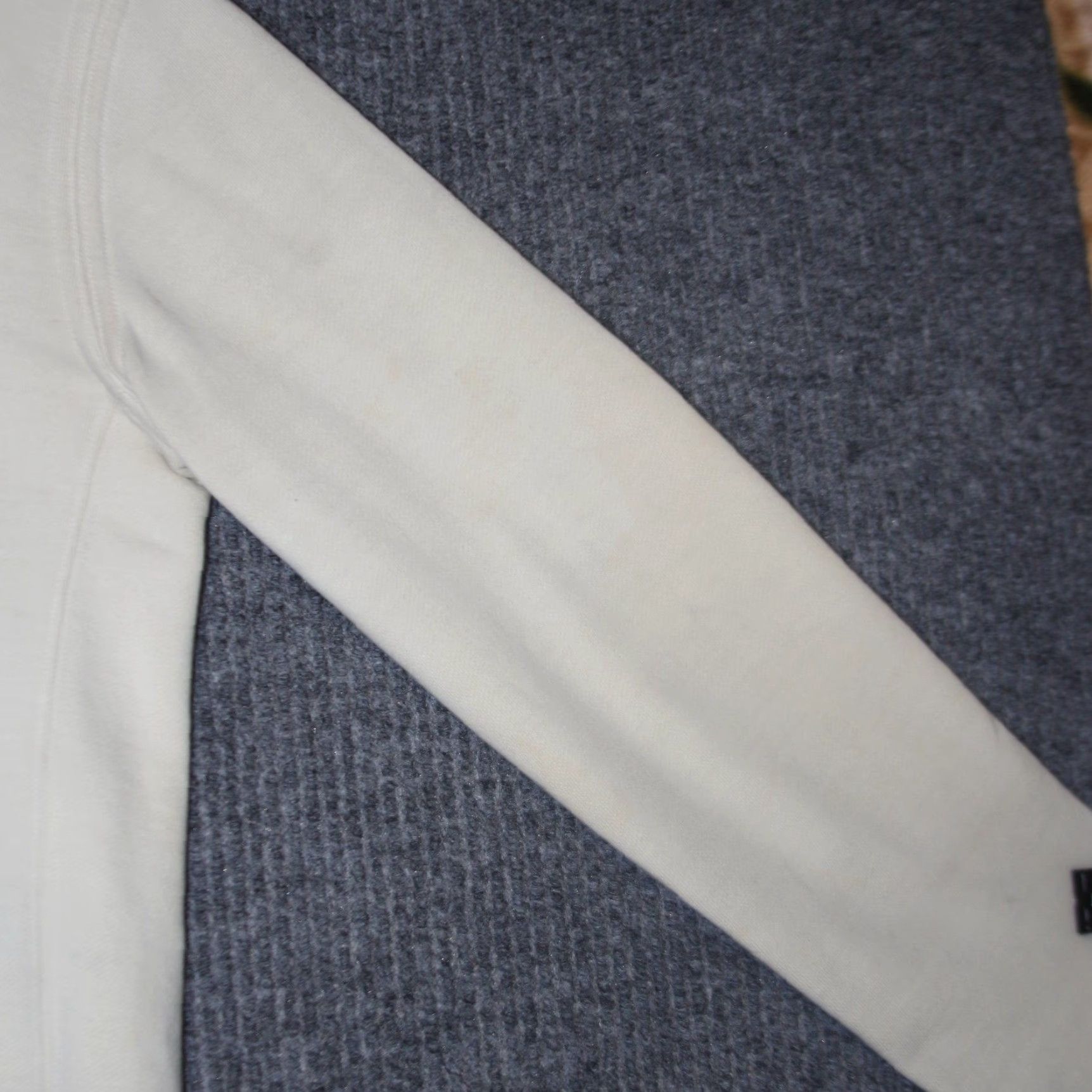 Billy Reid VINTAGE Billy Reid Sweatshirt Mens XS Cream Crewneck Suede Elbow Patches Ivory Cotton Size US XS / EU 42 / 0 - 6 Thumbnail