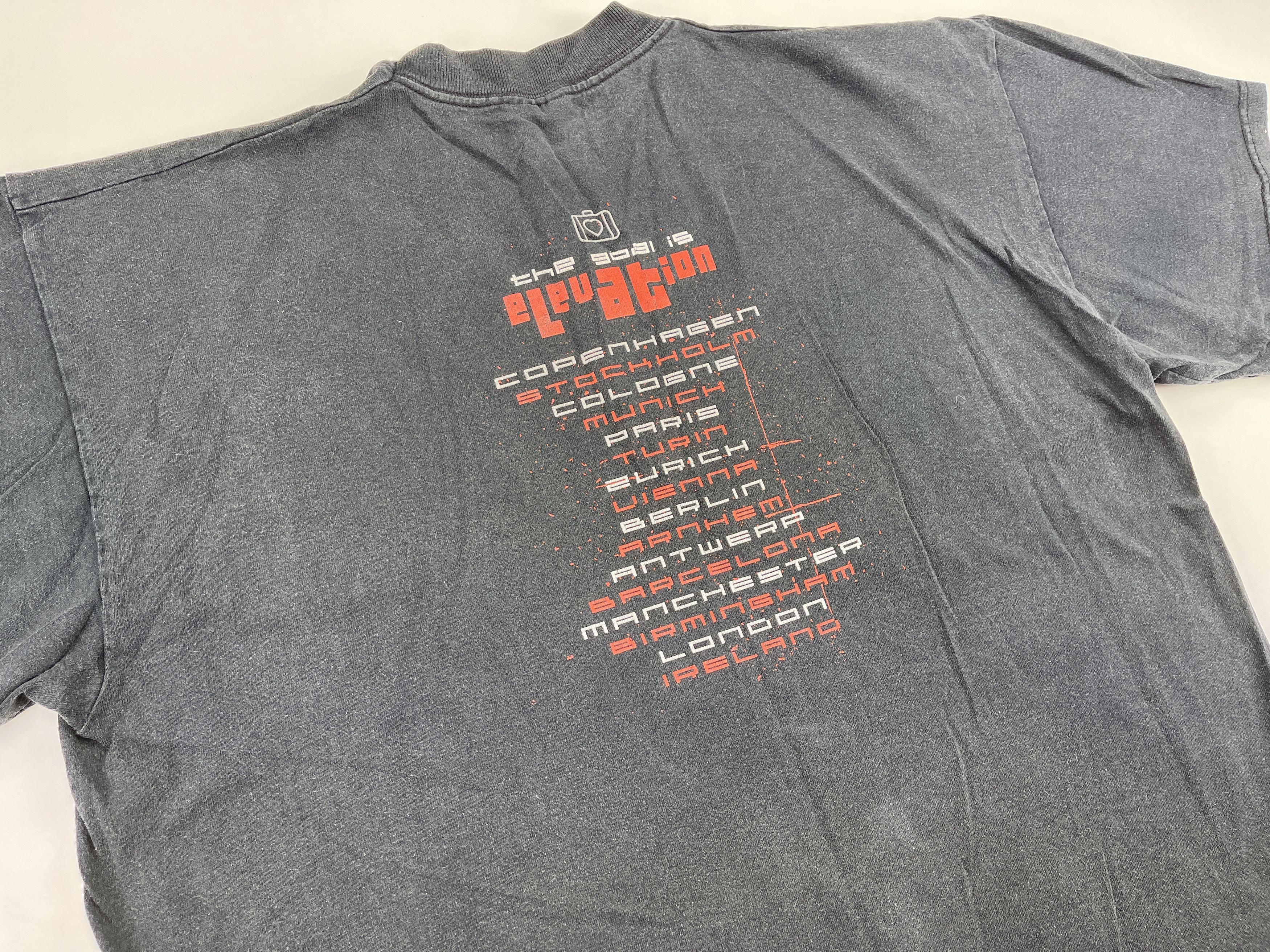 Band Tees Vintage U2 The Goal Is Elevation t-shirt, 2001, 90s Rock XL Size US XL / EU 56 / 4 - 11 Thumbnail