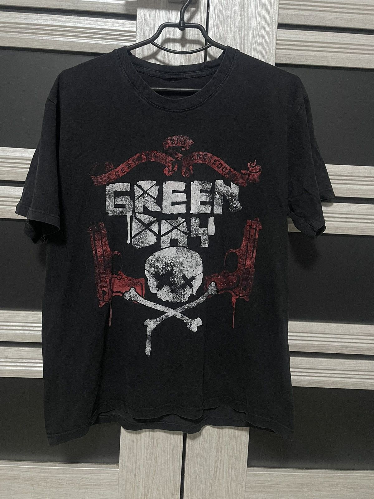 Band Tees × Vintage Vintage 2000s Green Day 21st Century Breakdown Faded T Shirt Size US XL / EU 56 / 4 - 1 Thumbnail