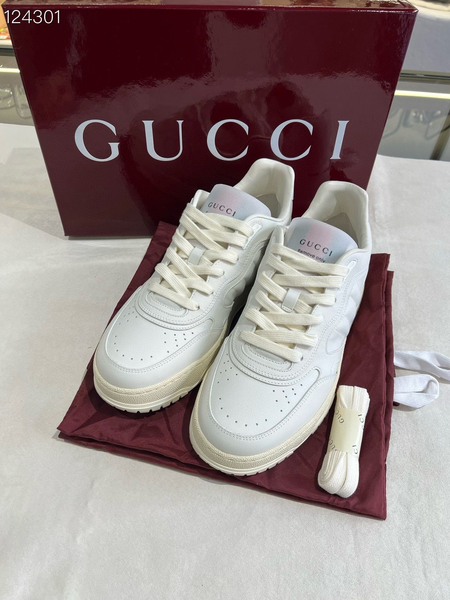 Gucci Gucci Red Green Stripe White Sneakers Size US 9 / EU 42 - 1 Thumbnail