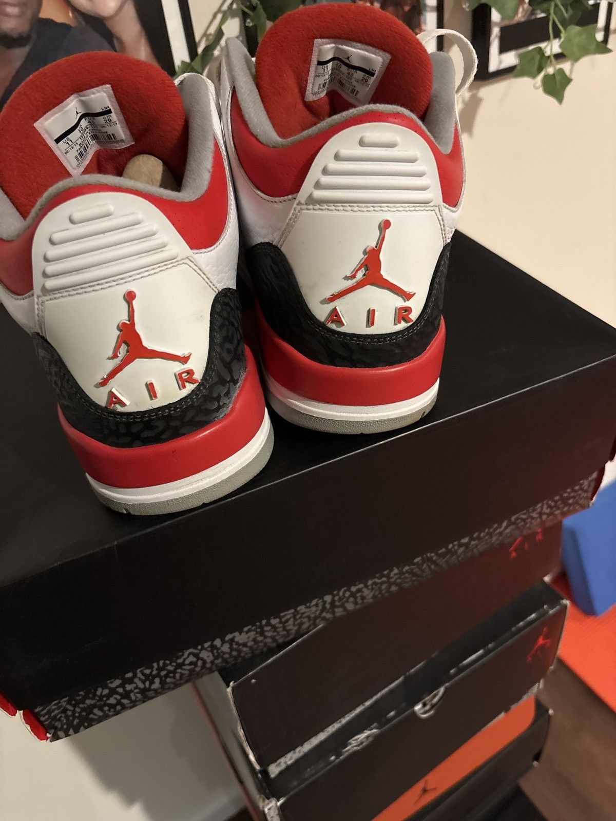 Jordan Brand Fired Red 3 Size US 11 / EU 44 - 4 Thumbnail