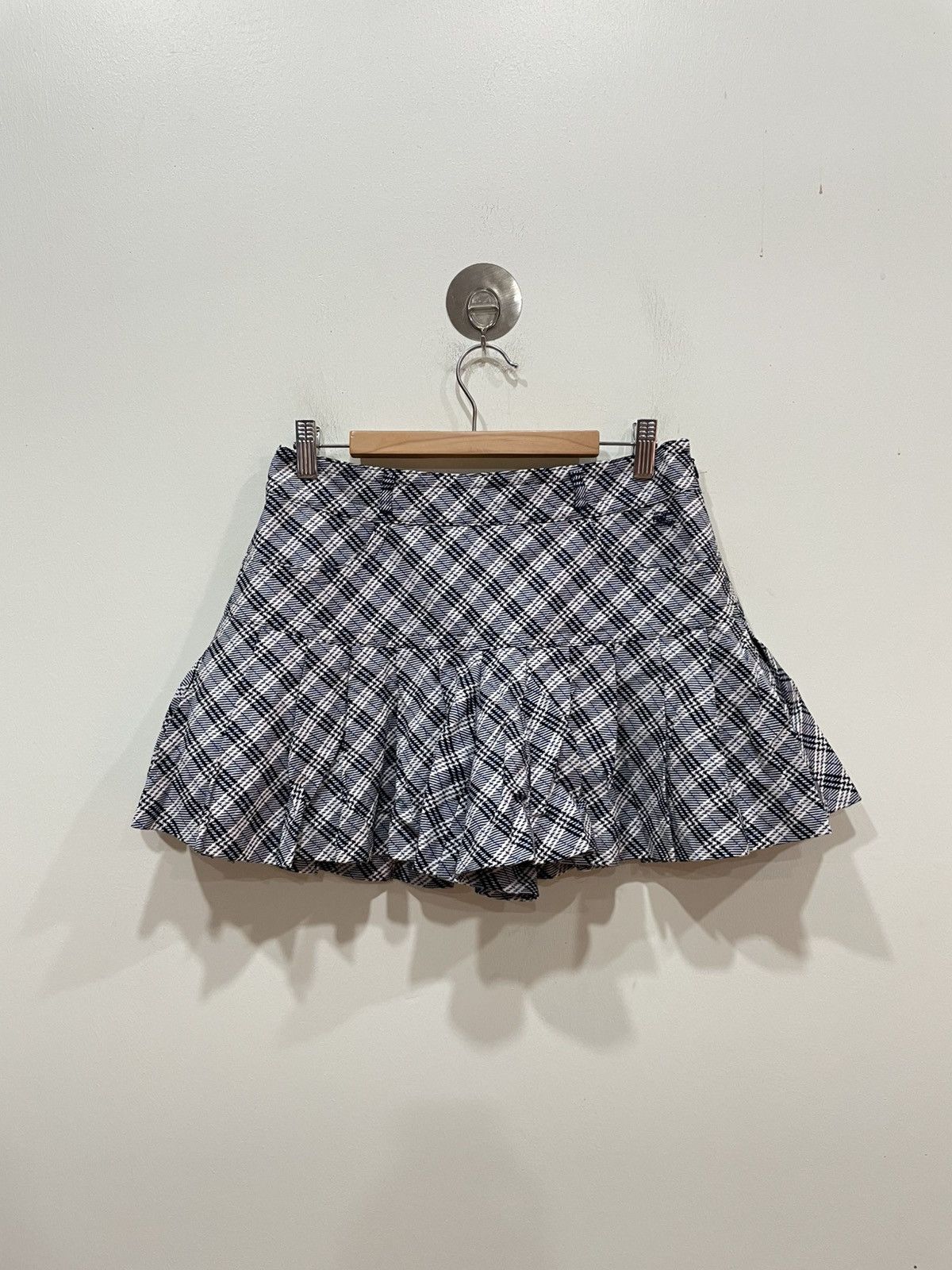 Burberry Burberry Mini Skirt Size 26" / US 2 / IT 38 - 1 Thumbnail