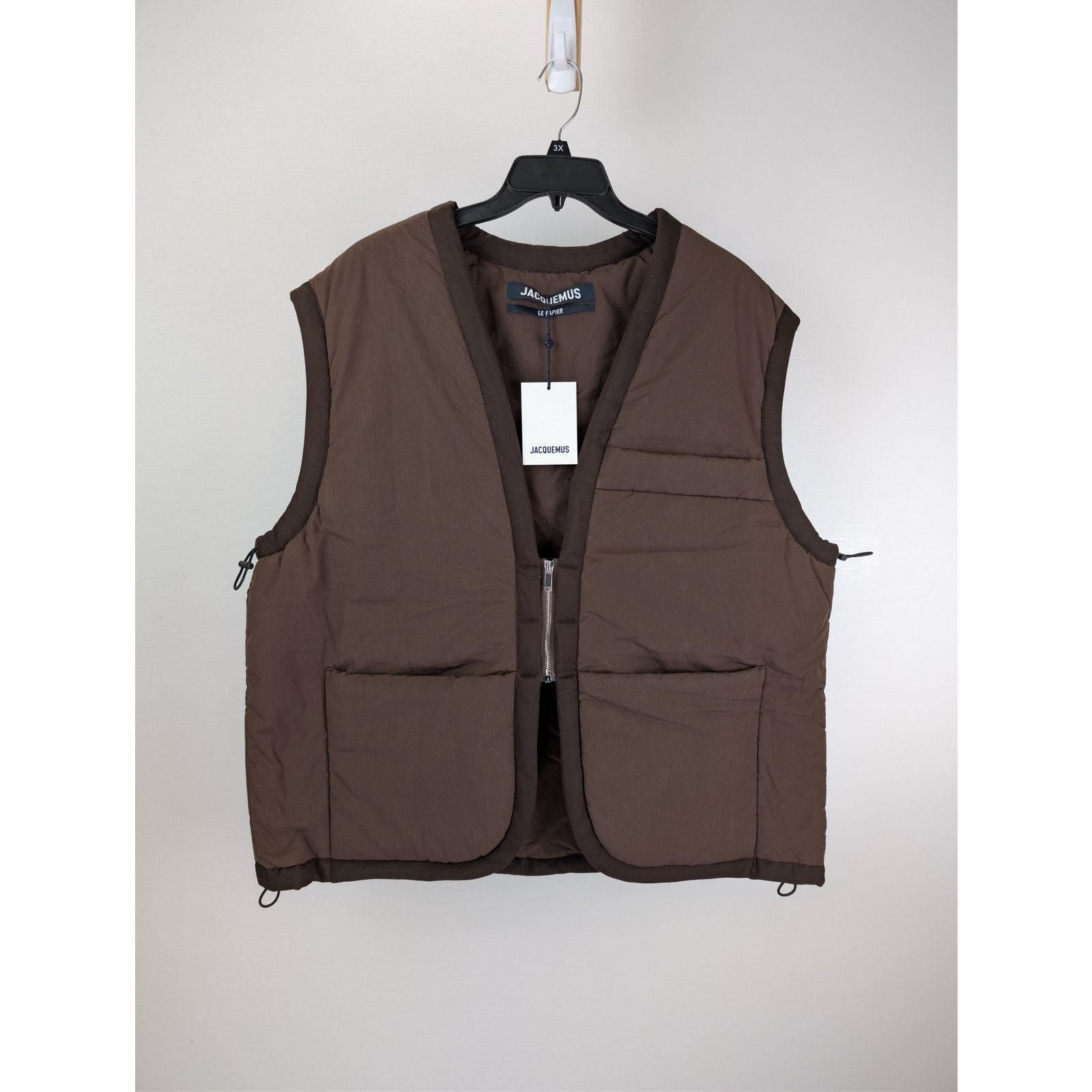 Jacquemus o1rshd1 'Le Gilet Carozzu' padded vest in dark brown Size US L / EU 52-54 / 3 - 1 Thumbnail