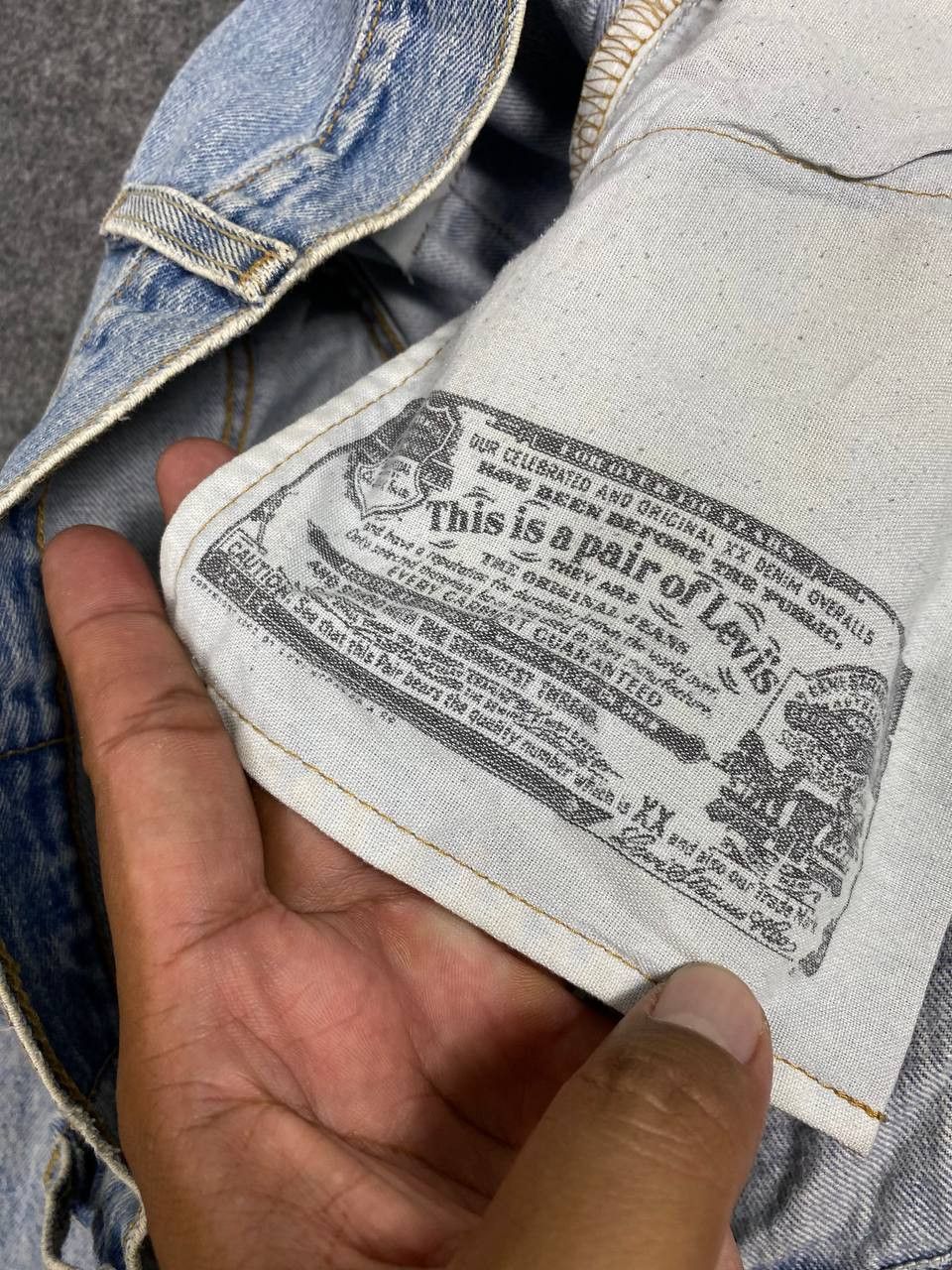 Levi's vintage levis 501 lightwash distressed denim nice design Size US 35 - 15 Thumbnail