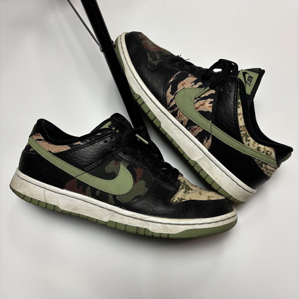 Nike nike dunk low black camo 9.5 us Size US 9.5 / EU 42-43 - 2 Thumbnail