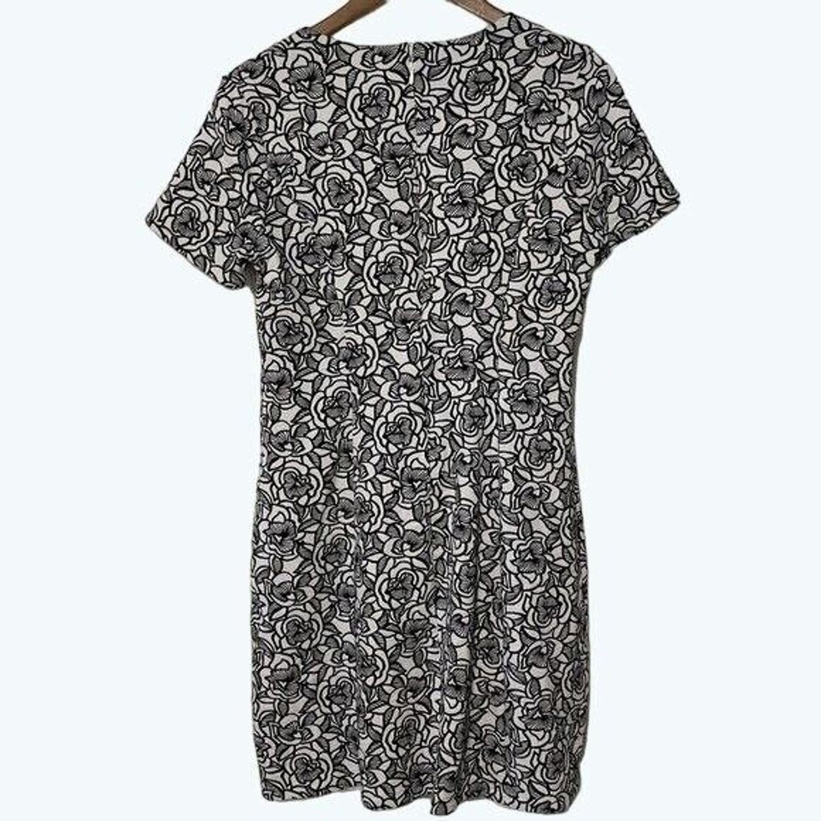 Chicos Chico's Dress Knee Length Textured Floral Jacquard Size M 1 Size M / US 6-8 / IT 42-44 - 4 Thumbnail