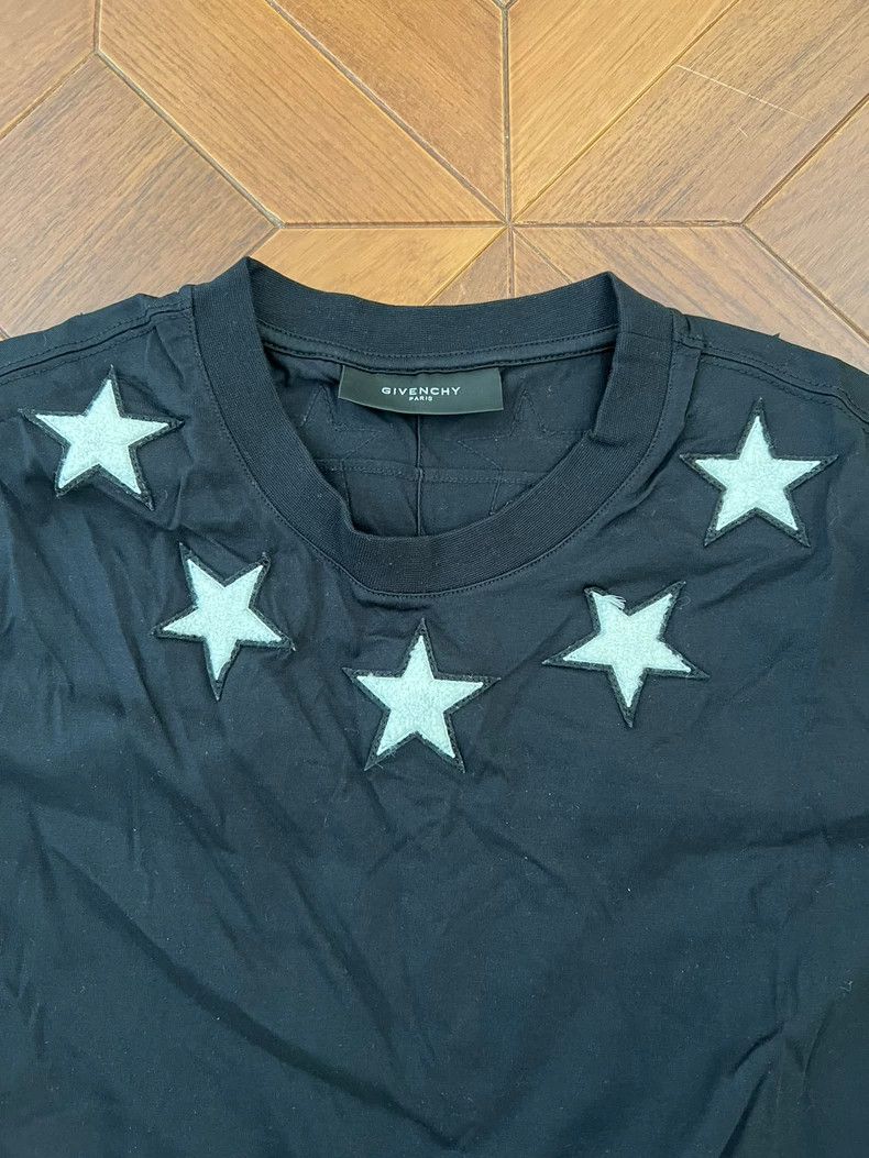 Givenchy Givenchy Short-sleeved T-shirt with flocked five-pointed s Size US S / EU 44-46 / 1 - 4 Thumbnail
