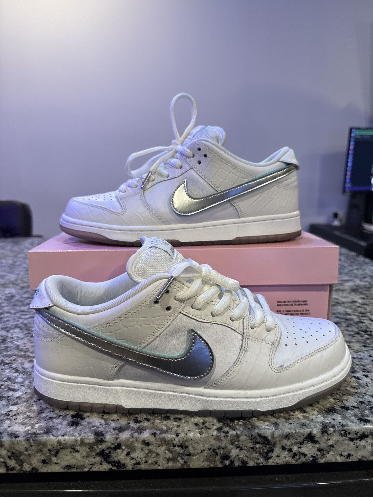 Diamond Supply Co. × Nike Diamond Supply Co. White Diamond SB’s Size US 9 / EU 42 - 1 Thumbnail