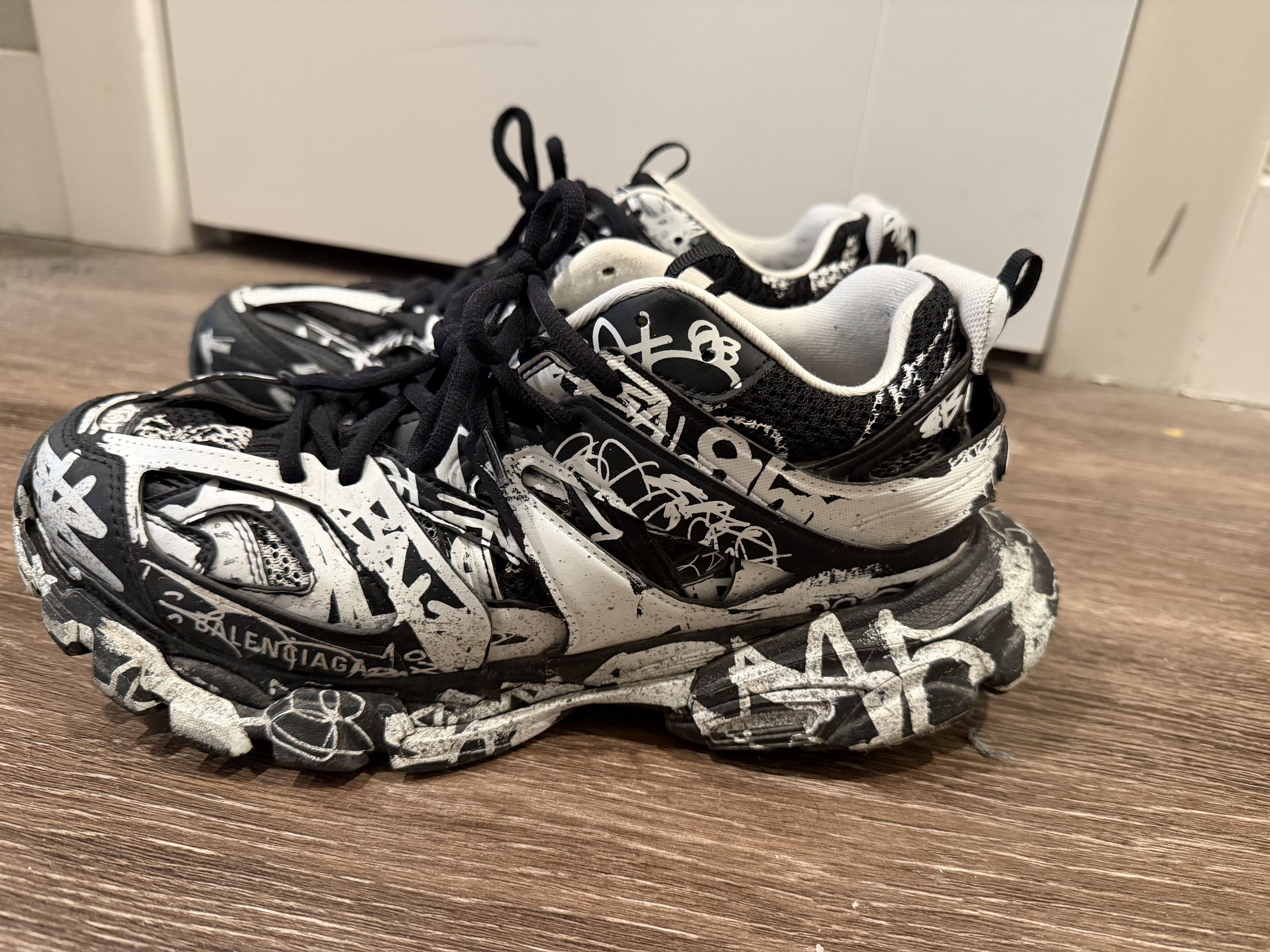 Balenciaga Balenciaga Track Sneakers "Graffiti" Black Size US 9 / EU 42 - 2 Thumbnail
