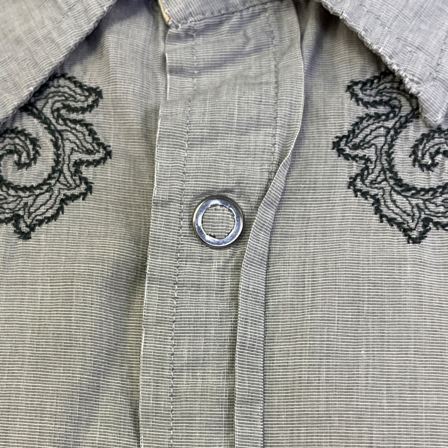 Guess Guess Vintage Men's Grey Western Shirt/Pearl Snaps Sz L SKU Size US L / EU 52-54 / 3 - 7 Thumbnail