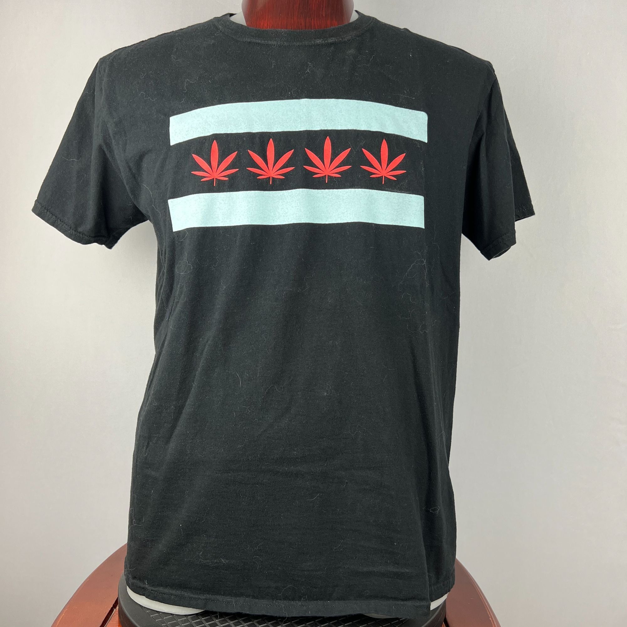 Gildan Windy City Cannabis Chicago IL XL T-Shirt Shirt Size US XL / EU 56 / 4 - 1 Thumbnail