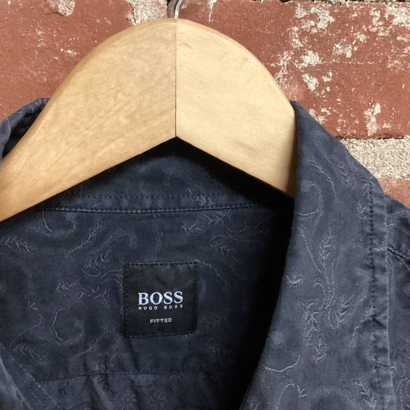 Hugo Boss HUGO BOSS Mens Dark Gray Fitted Long Sleeve Button Size Large Floral Pattern Shirt Size US L / EU 52-54 / 3 - 2 Thumbnail
