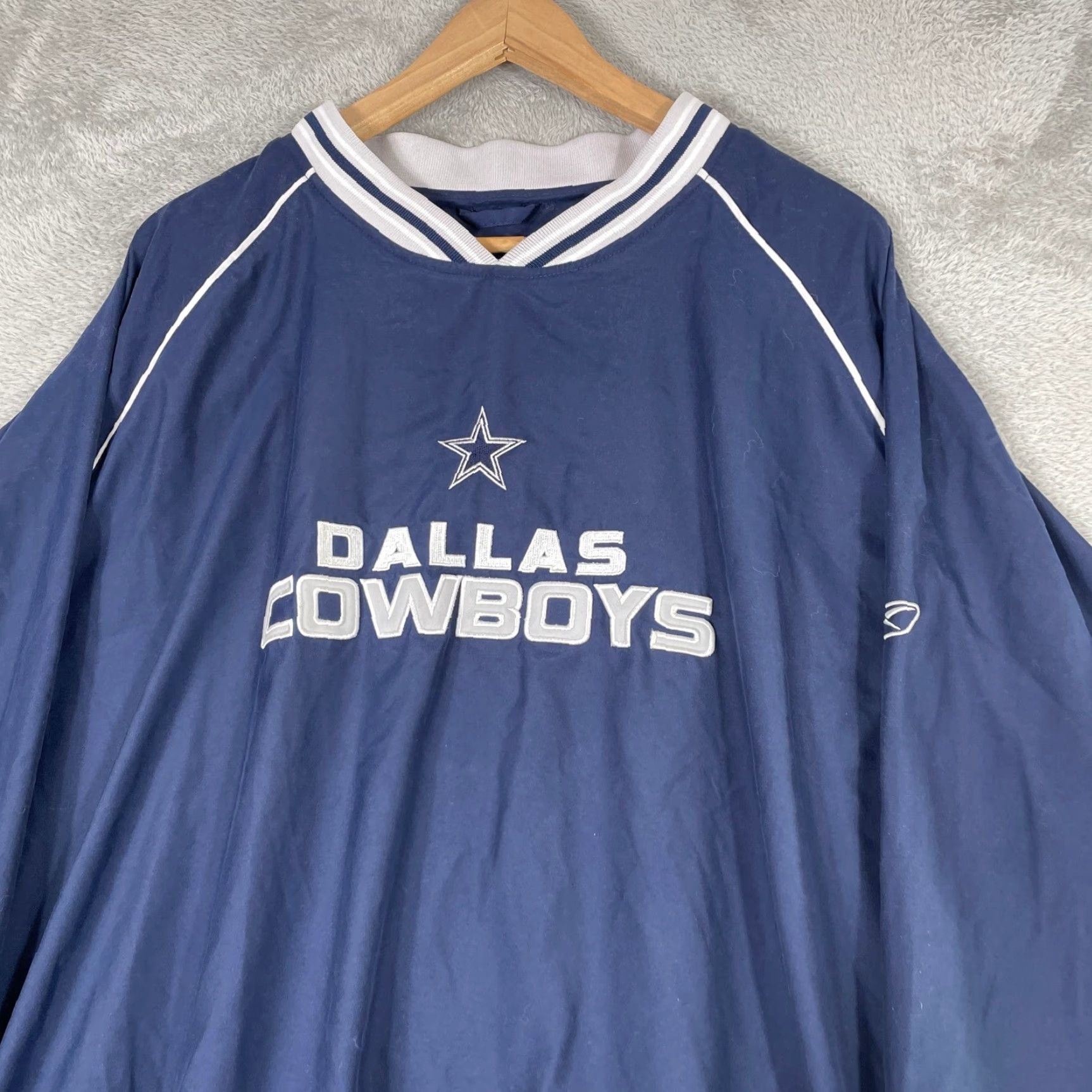 Reebok VINTAGE Reebok Dallas Cowboys Windbreaker Mens XL Navy Blue Pullover V-Neck Y2K NFL Jacket Size US XL / EU 56 / 4 - 5 Thumbnail