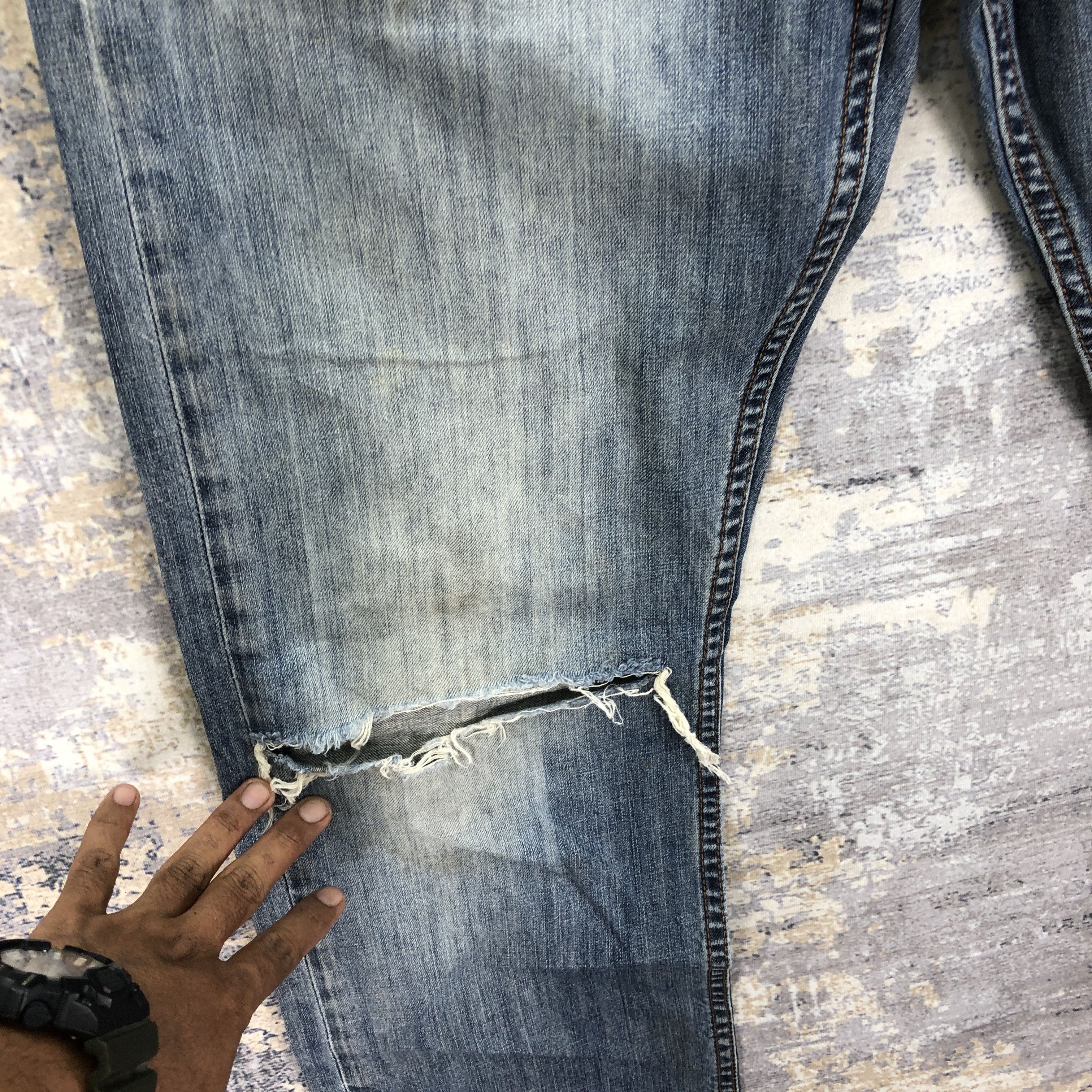Levi's Vintage Y2K Levis Faded Ripped Jeans Levi's Light Wash Denim Size US 30 / EU 46 - 9 Thumbnail