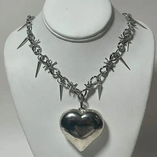 Jewelry Gothic Heart Pendant Necklace Size ONE SIZE - 4 Thumbnail