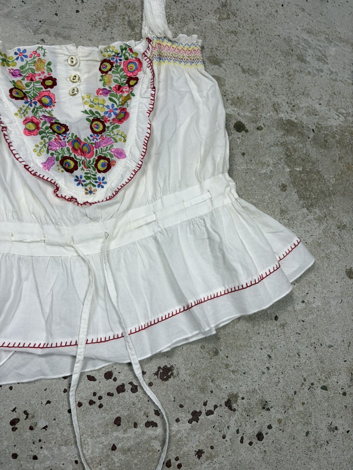 Dolce & Gabbana Vintage 2000s Dolce & Gabbana White Floral Embroidered Top Size M / US 6-8 / IT 42-44 - 5 Thumbnail