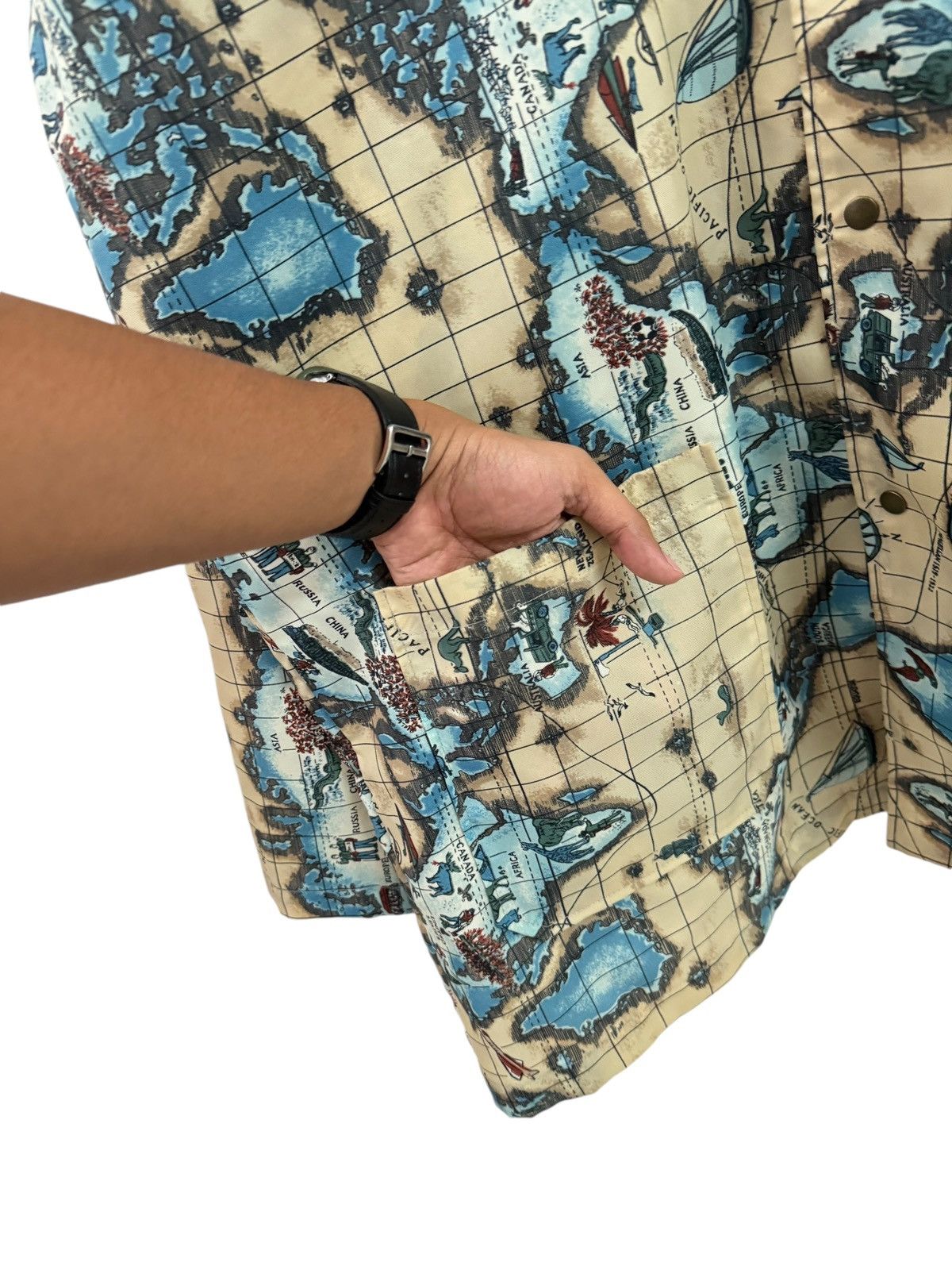 Vintage Vintage World Map All Over Print Nylon Raincoat Jacket Size US XL / EU 56 / 4 - 5 Thumbnail