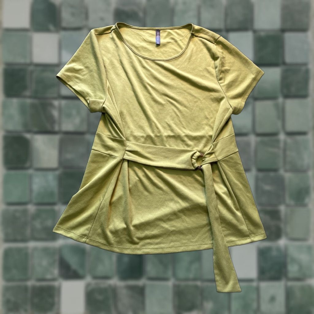 Vintage Massini Women’s XL Short Sleeve Top Mustard Yellow Shirt Blouse Casual Lightweight Easy Care Collarless Regular 100% Polyester Elastane Viscose Size XL / US 12-14 / IT 48-50 - 1 Thumbnail