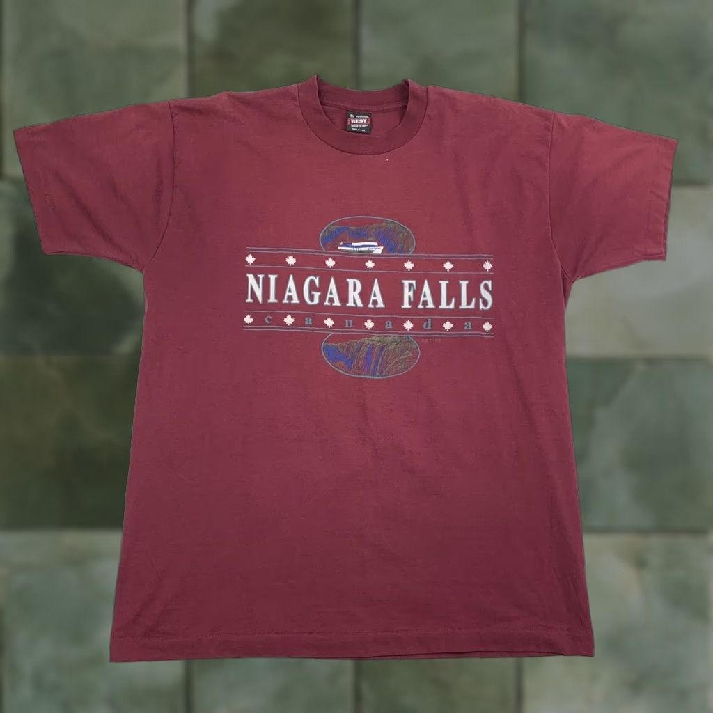 Fruit Of The Loom VINTAGE Niagara Falls Shirt Adult XL Red Canada Nature Outdoors Boat Travel 90s Men T-Shirt Size US XL / EU 56 / 4 - 1 Thumbnail