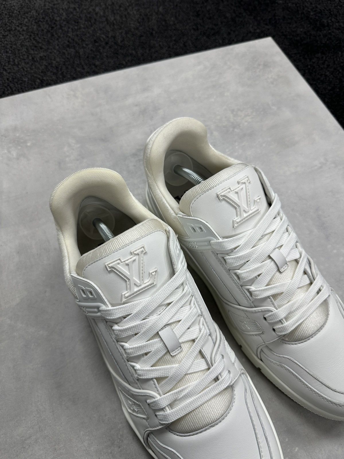 Louis Vuitton Louis Vuitton LV Leather Trainer White LV11 Size US 12 / EU 45 - 7 Thumbnail