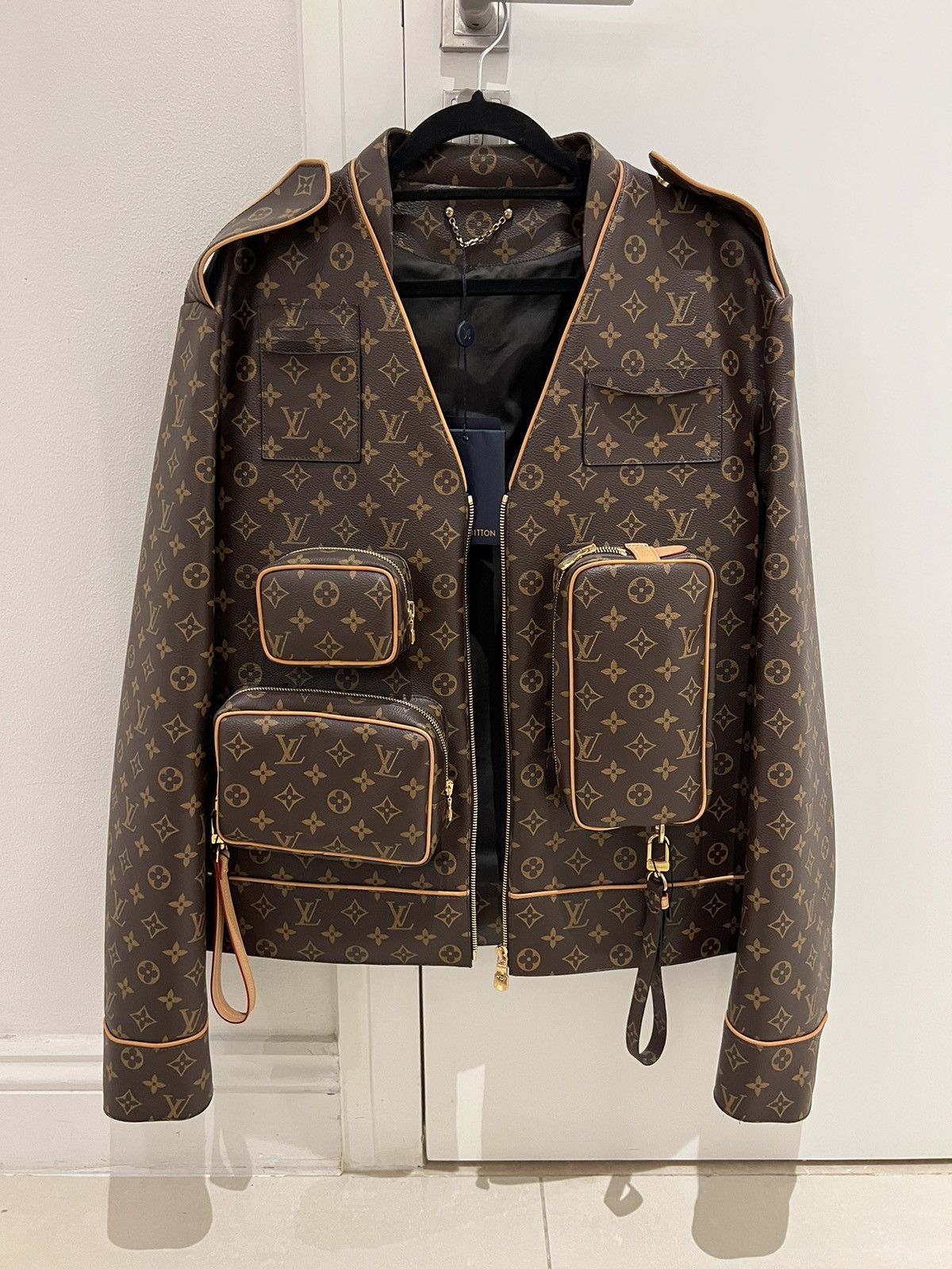 Louis vuitton admiral jacket 2024 price