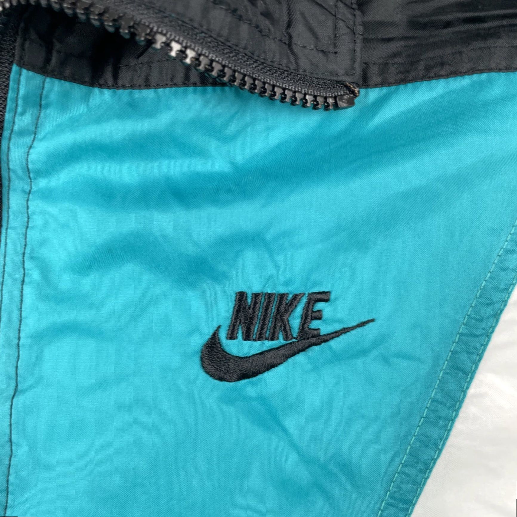 Nike VINTAGE Nike Windbreaker Jacket M Zip Black Turquoise USA 80s EUC Baseball Casual Mens Windbreaker Jacket Size US M / EU 48-50 / 2 - 3 Thumbnail