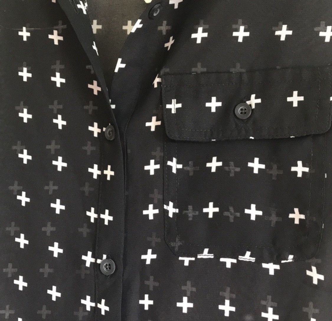 Forever 21 FOREVER 21 BUTTON DOWN HIGH LOW SLEEVELESS BLOUSE TOP Size M / US 6-8 / IT 42-44 - 8 Thumbnail