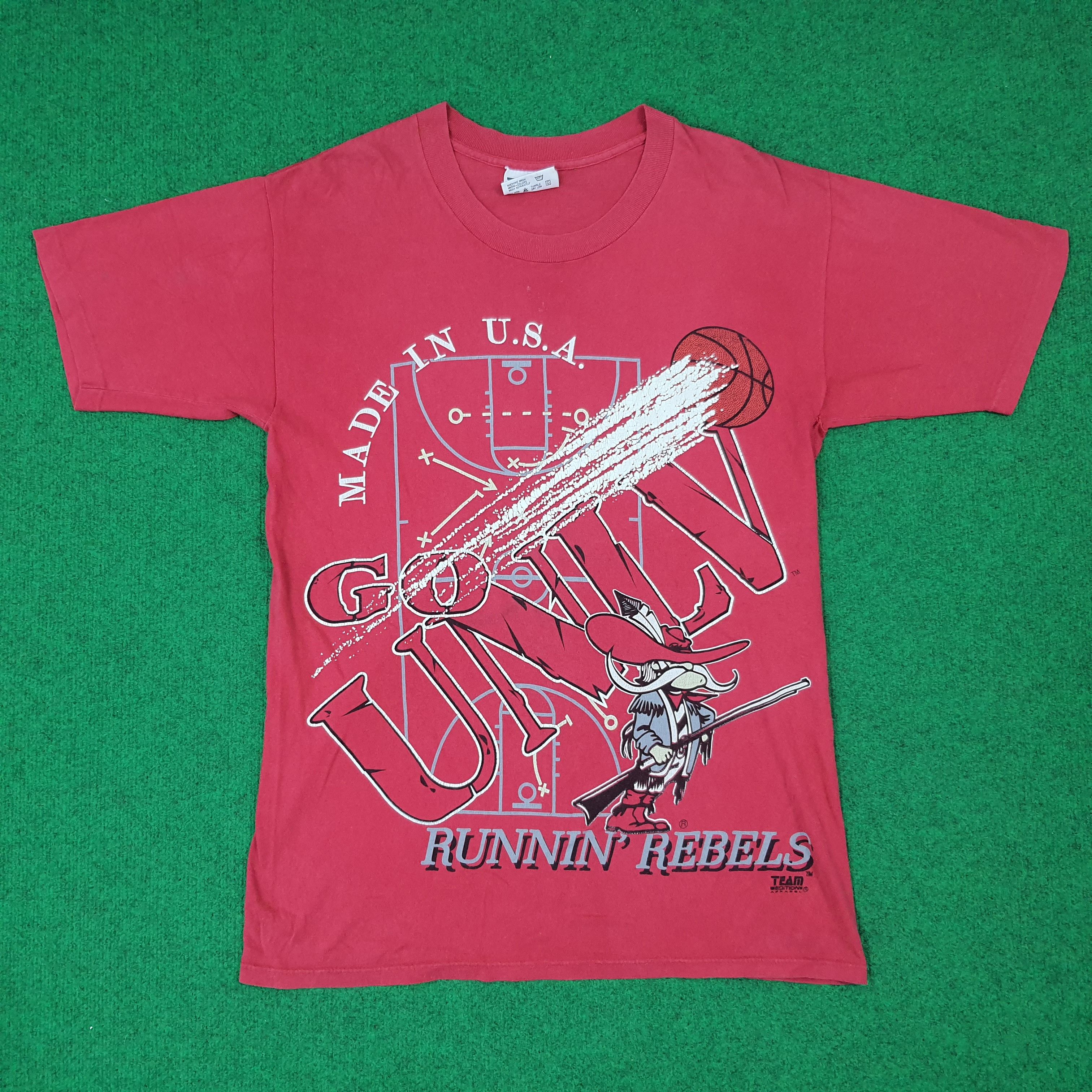 Vintage Vintage 90s UNLV Runnin' Rabels Tshirt C276N66 Size US L / EU 52-54 / 3 - 1 Thumbnail