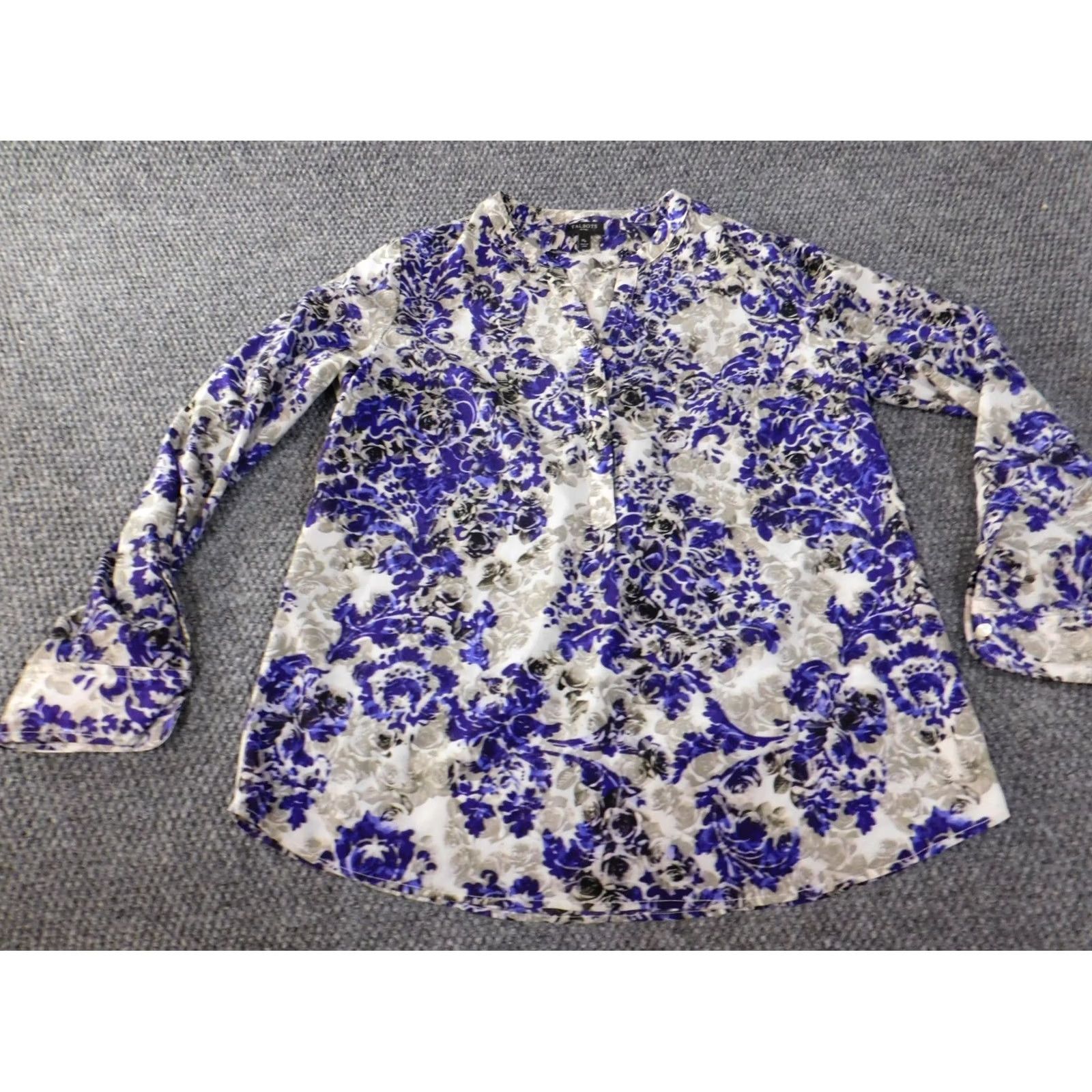 Talbots Talbots Blouse Shirt Petite Medium Purple Floral V-Neck Pullover Women casual Size M / US 6-8 / IT 42-44 - 4 Thumbnail