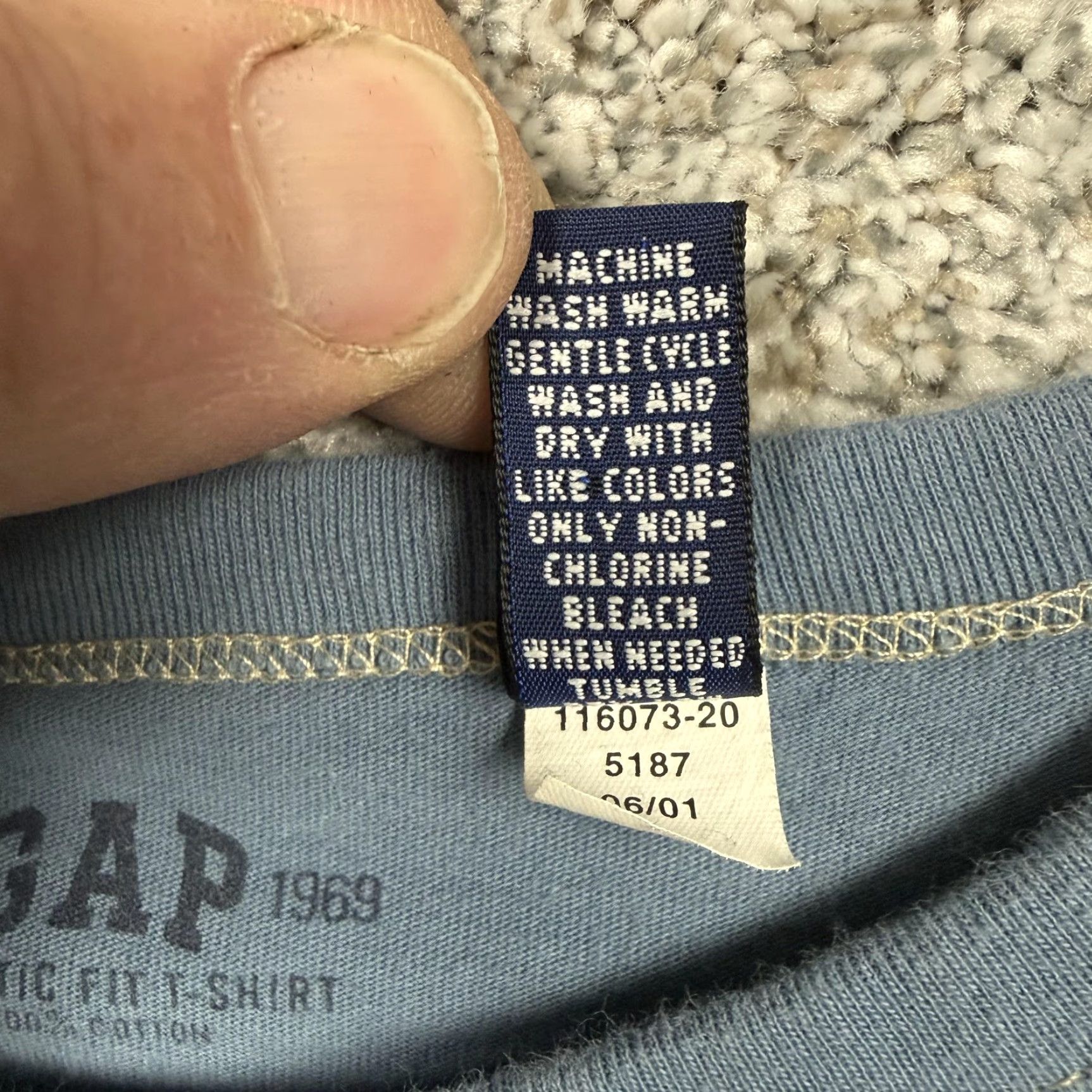 Gap VINTAGE Gap Shirt 2XL Blue Athletic Fit 100% Cotton Tagless Tee Streetwear Mens Size US XXL / EU 58 / 5 - 5 Thumbnail