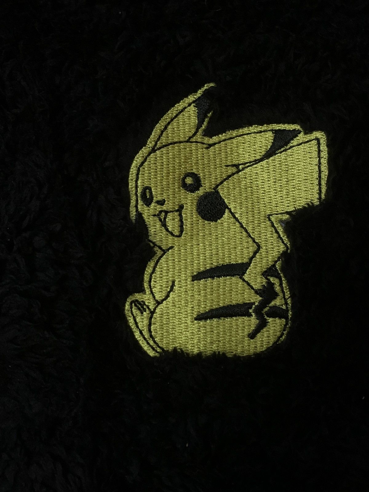 GU × Japanese Brand × Pokemon Gu X Pokemon Embroidery Small Pikachu Fleece Sweatshirt Size US XL / EU 56 / 4 - 3 Thumbnail