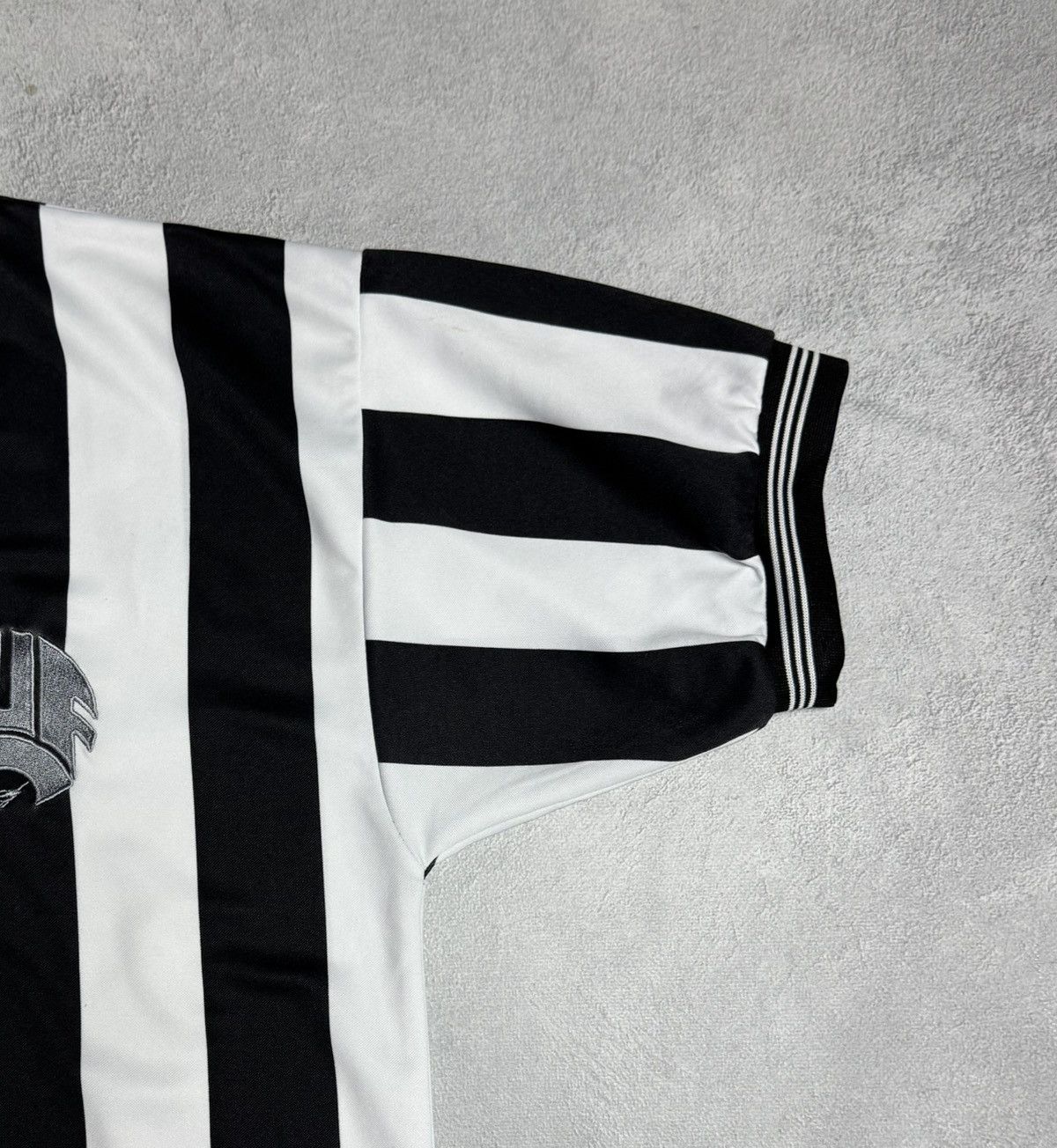Other Newcastle United 1983 1986 Home Shirt Soccer Jersey Size US M / EU 48-50 / 2 - 6 Thumbnail