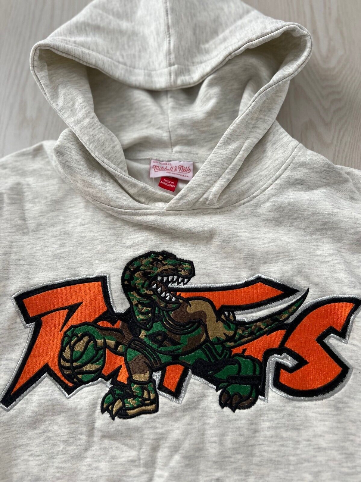 Mitchell & Ness Mitchell & Ness Toronto Raptors Camo Grey Hoodie ( S ) Size US S / EU 44-46 / 1 - 2 Thumbnail
