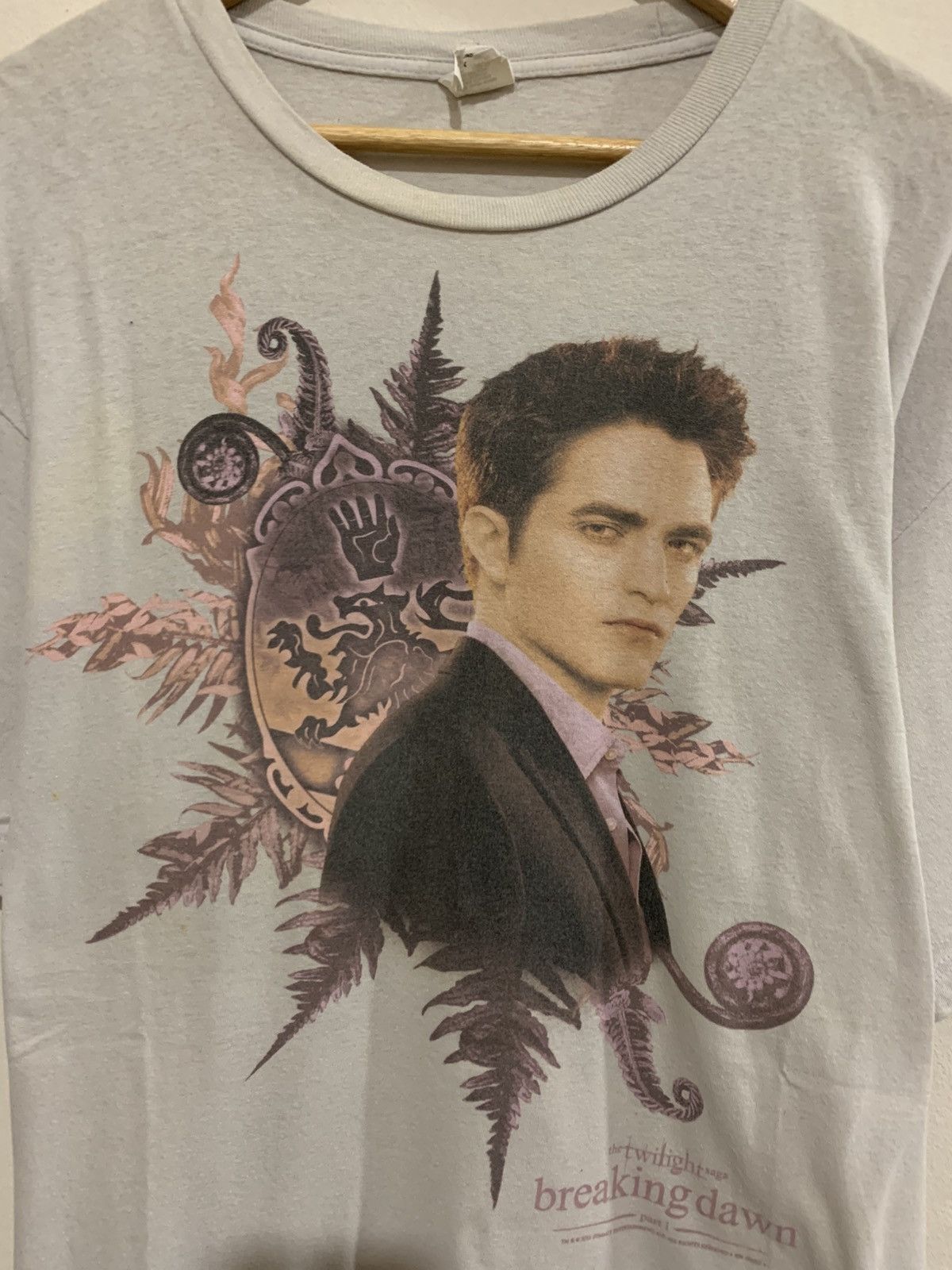 Vintage Vintage The Twilight Saga Breakiny Down Tee Shirt Size US XXL / EU 58 / 5 - 2 Thumbnail