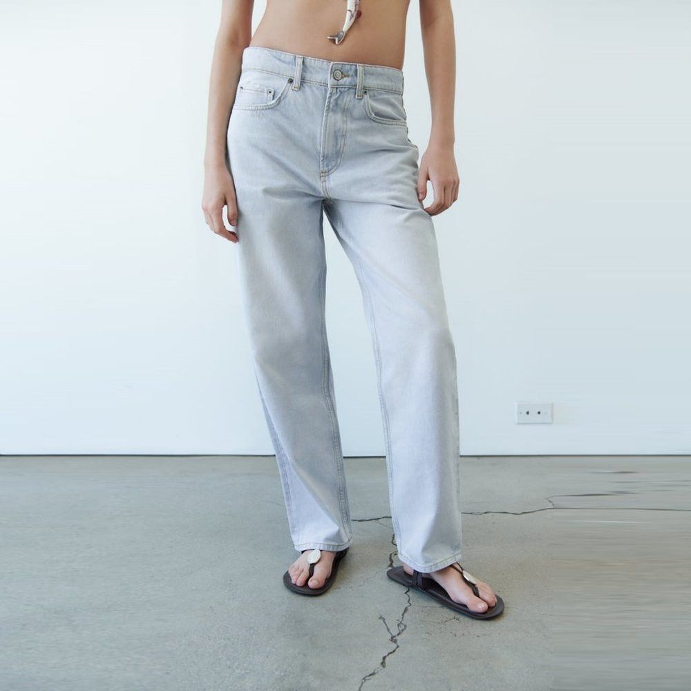 Zara NWT New Zara High Rise Full Length Button Fly Straight Jean Size 30" / US 8 / IT 44 - 1 Thumbnail