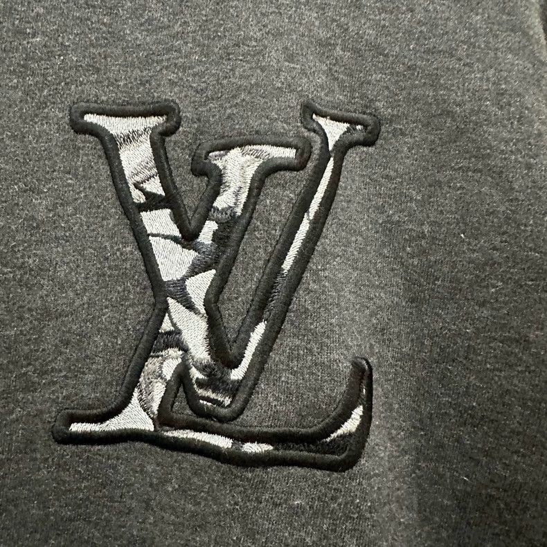 Louis Vuitton Louis Vuitton Off-white embroidered logo pullover sweatshir Size US L / EU 52-54 / 3 - 5 Thumbnail