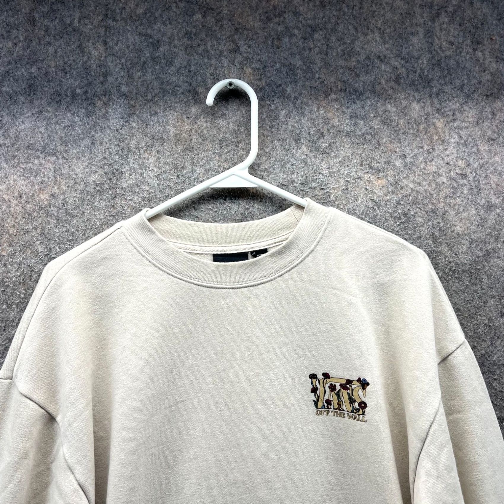 Vans VANS Sweater Mens XS Beige Crewneck Pullover Fleece Off The Wall Logo Vintage Size US XS / EU 42 / 0 - 2 Thumbnail
