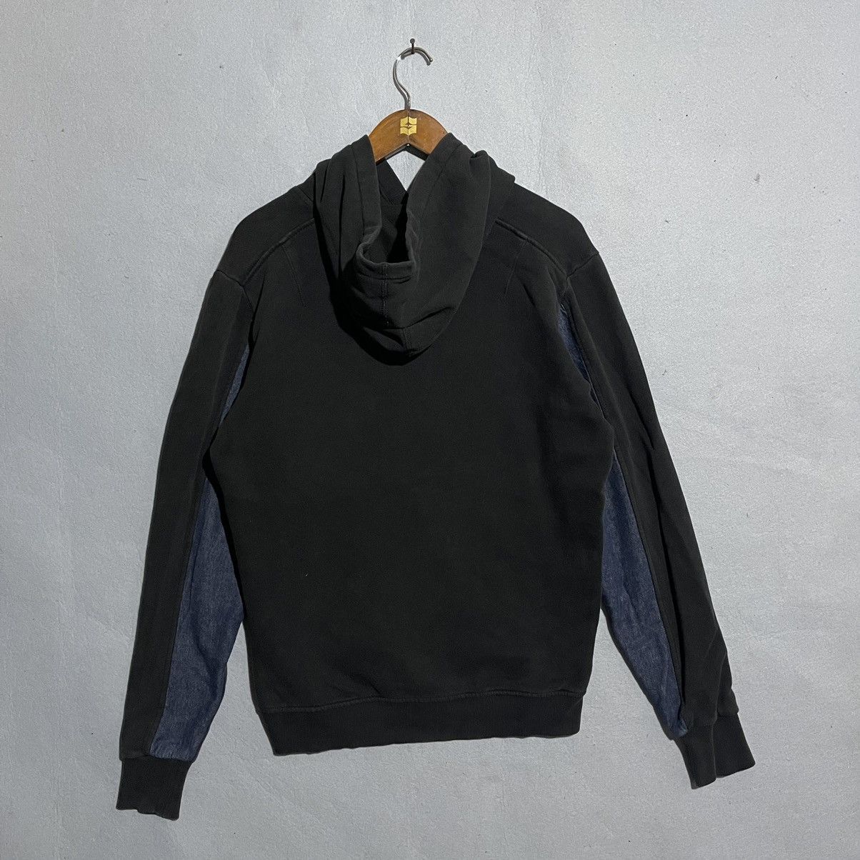 G-Star G-Star RAW Black Hoodie with Denim Sleeves – Size L Size US L / EU 52-54 / 3 - 7 Thumbnail