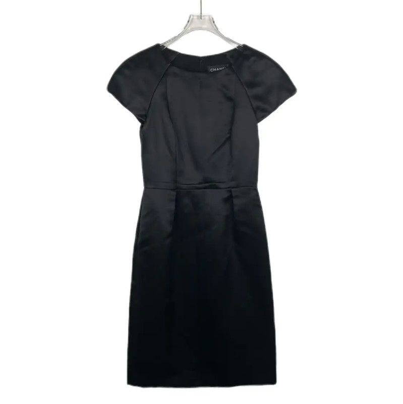 Chanel Chanel Black Silk Dress in XS Size 0089 Size XS / US 0-2 / IT 36-38 - 1 Thumbnail