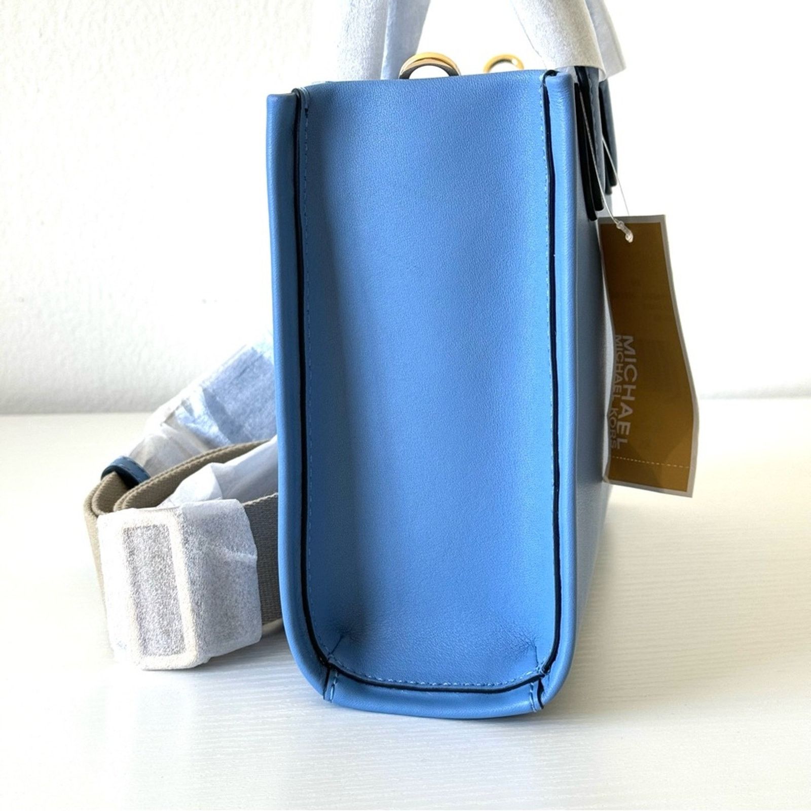 Michael Kors NWT! MICHAEL KORS GIGI French Blue Handbag, Small, MSPR. 450 Size ONE SIZE - 7 Thumbnail