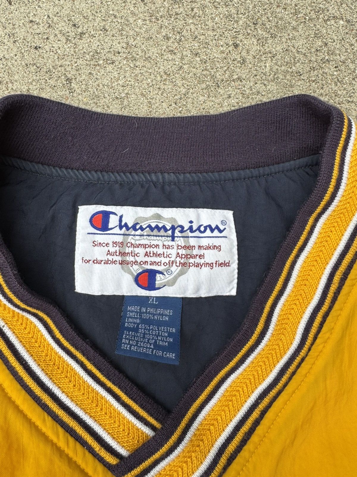 Champion × Vintage Champion South Dakota State University Windbreaker Jacket XL Size US XL / EU 56 / 4 - 4 Thumbnail
