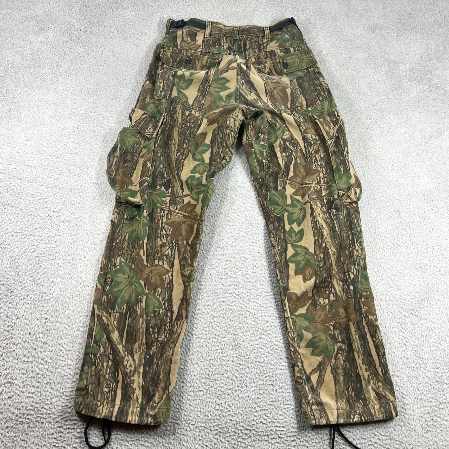 Vintage VINTAGE Key Camo Pants Mens S 30x32 Realtree Cargo Talon 70s 80s Cargo, Twill, Cotton Blend, Polyester, Cotton | Bag? No extra info allowed. Size US 29 - 7 Thumbnail