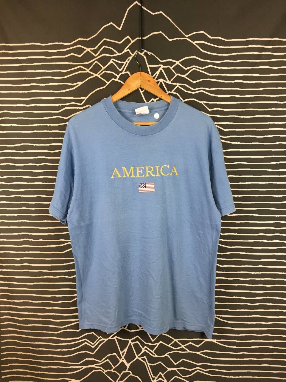 Vintage Vtg 90s Hanes Beefy-T America Embroidered Logo Tee Size US L / EU 52-54 / 3 - 2 Thumbnail