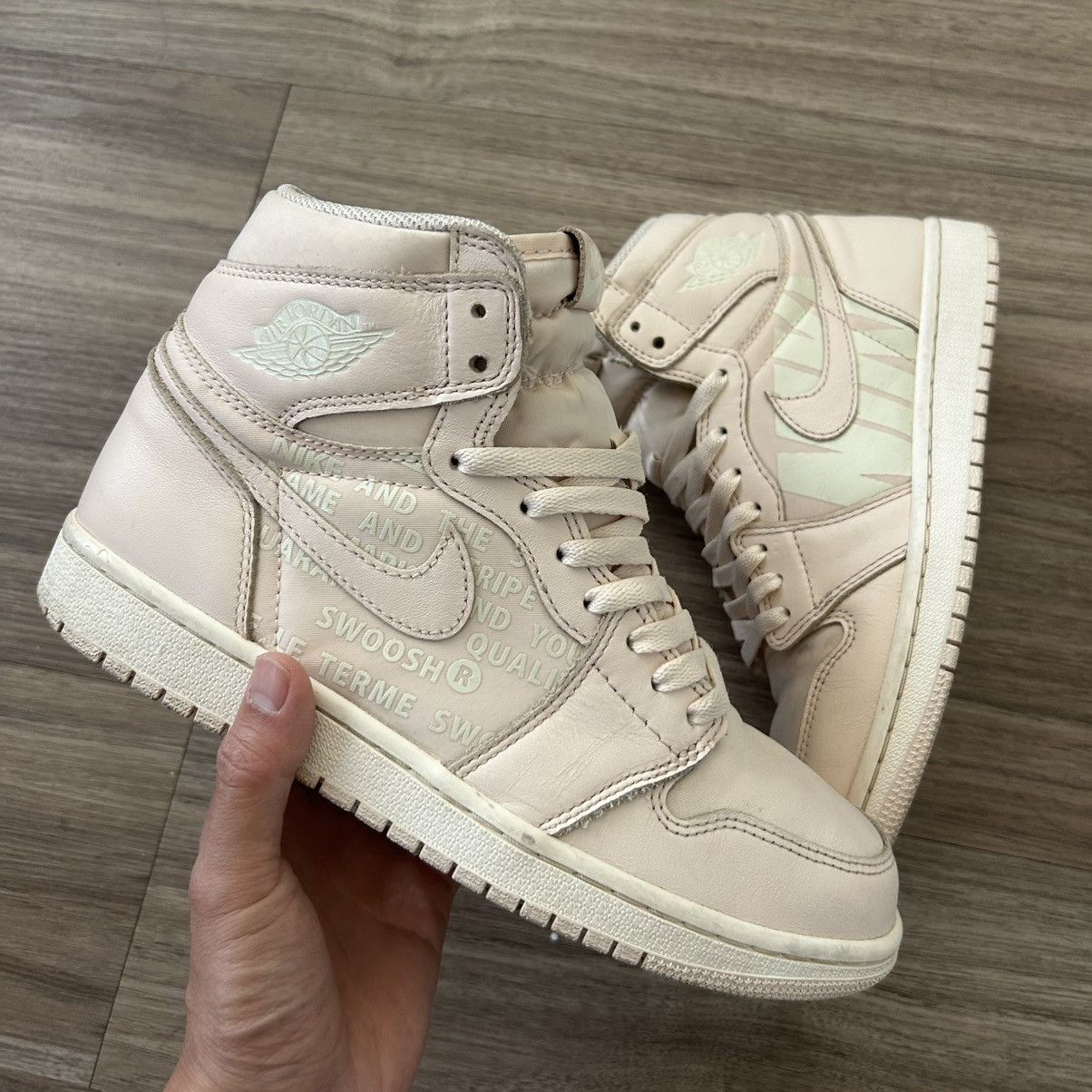 Jordan Brand 2018 Air Jordan 1 ‘Guava Ice’ High sz 7.5M Size US 7.5 / EU 40-41 - 3 Thumbnail