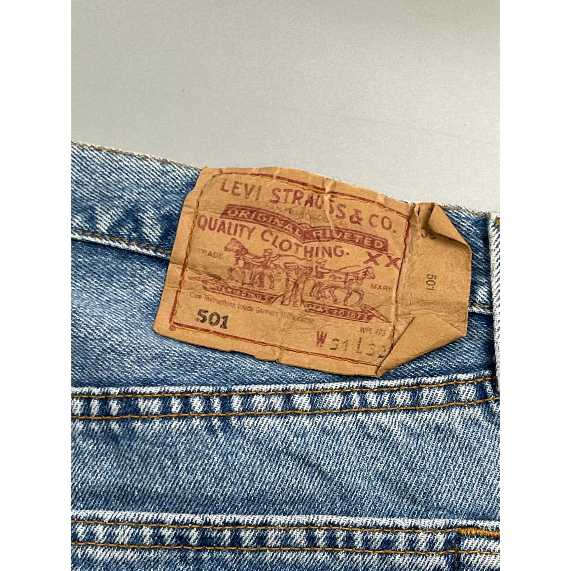 Levi's Levi’s 501 Made in USA Light Wash Denim Jeans Pants (Y0908) Size US 31 - 11 Thumbnail