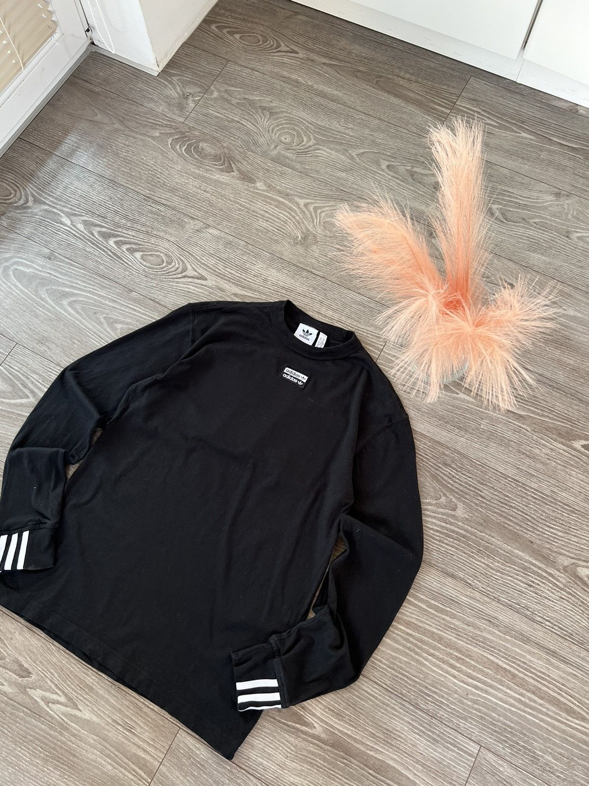 Adidas ‼️Adidas Central Big Logo Back Three Stripes Long Sleeve Tee‼️ Size US S / EU 44-46 / 1 - 2 Thumbnail