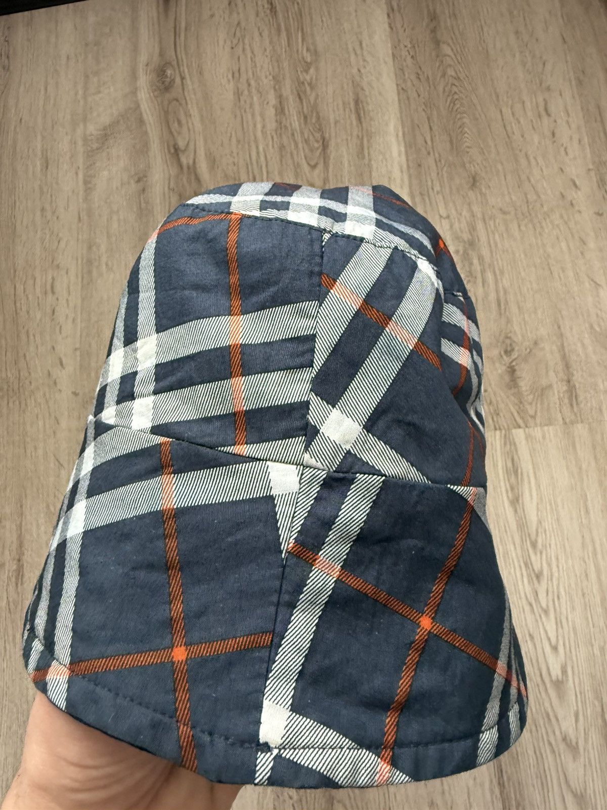 Burberry Burberry Reversible Bucket Hat Nova Check / Navy Size ONE SIZE - 21 Thumbnail